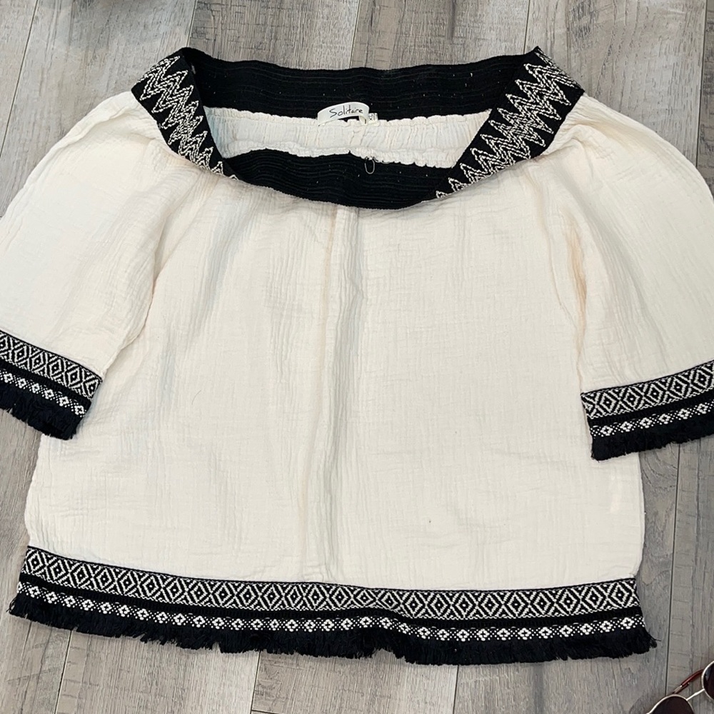 🤍 Solitaire Off-Shoulder Top 🖤 - Picture 3 of 7